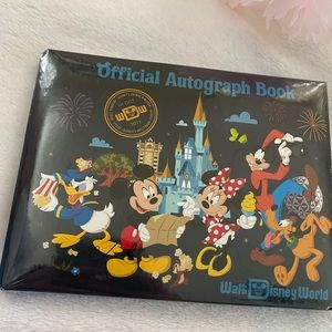 Disney parks Oficial Autograph Book